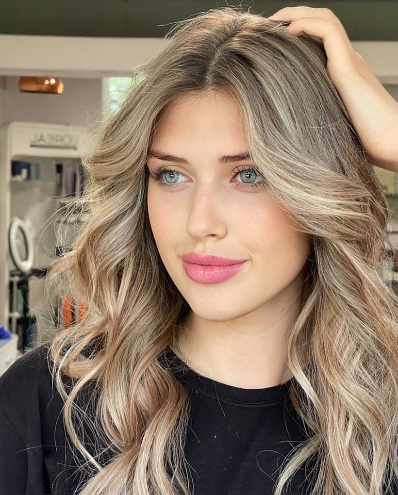 Soft highlights at Ela Beauty Salon
